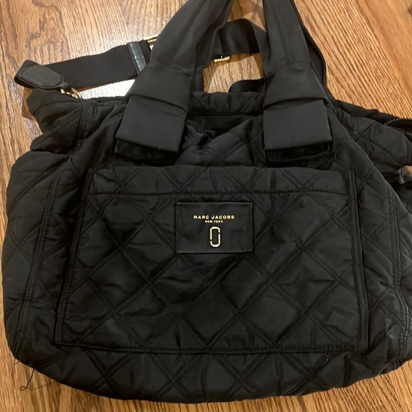 Mark Jacobs Cross Body Baby Bag with changing pad. - Picture 1 of 3